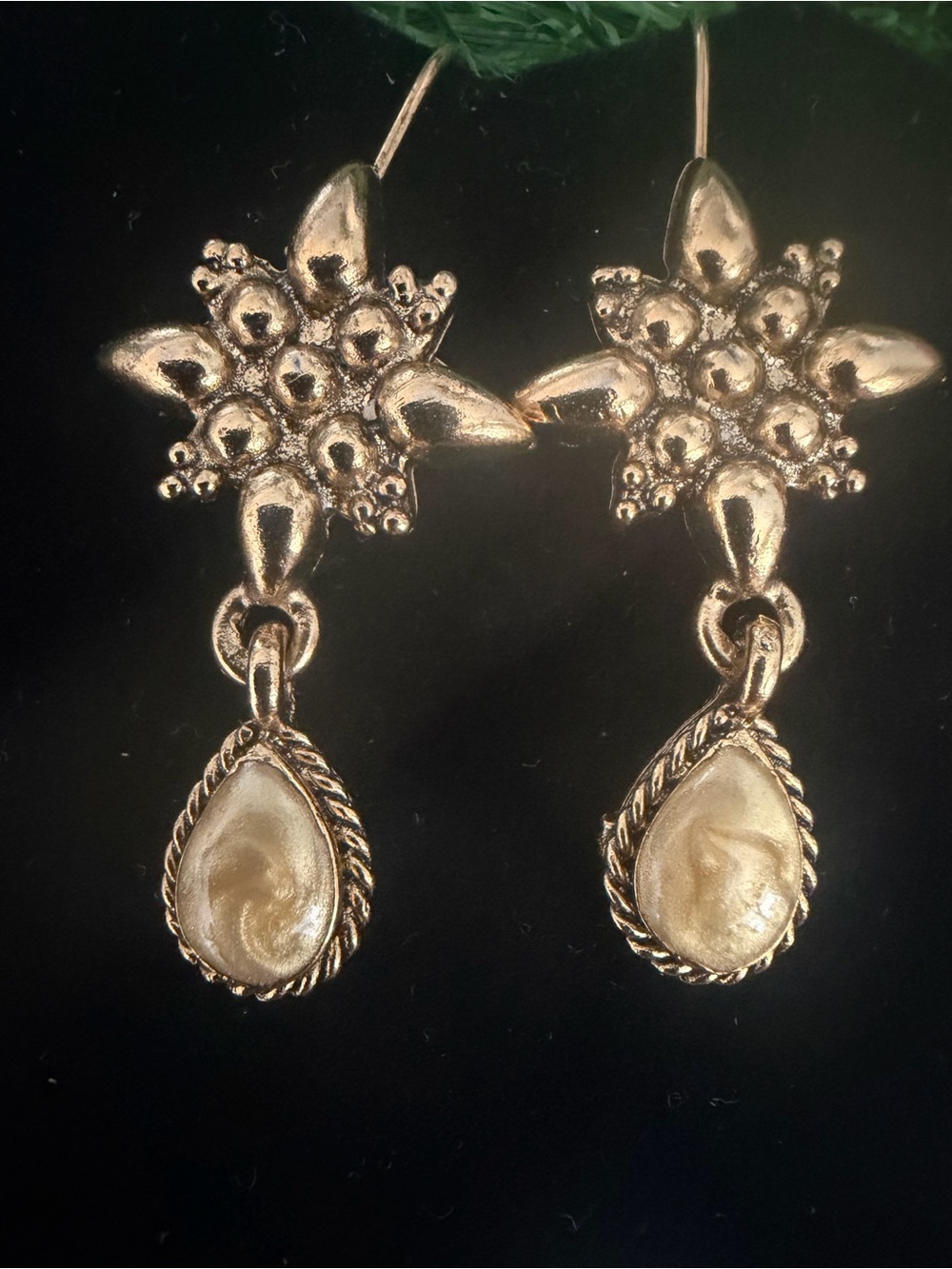 Vintage Estate Sale Gold-Tone Floral Drop Earrings with Cream Teardrop Accent